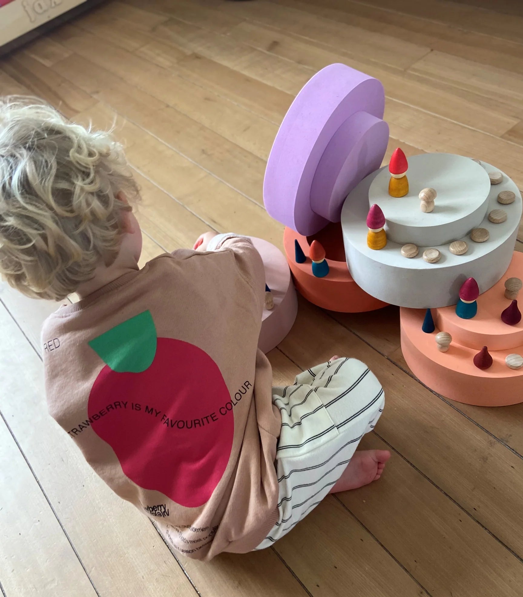 MOES play - Rainbow Chair Earth